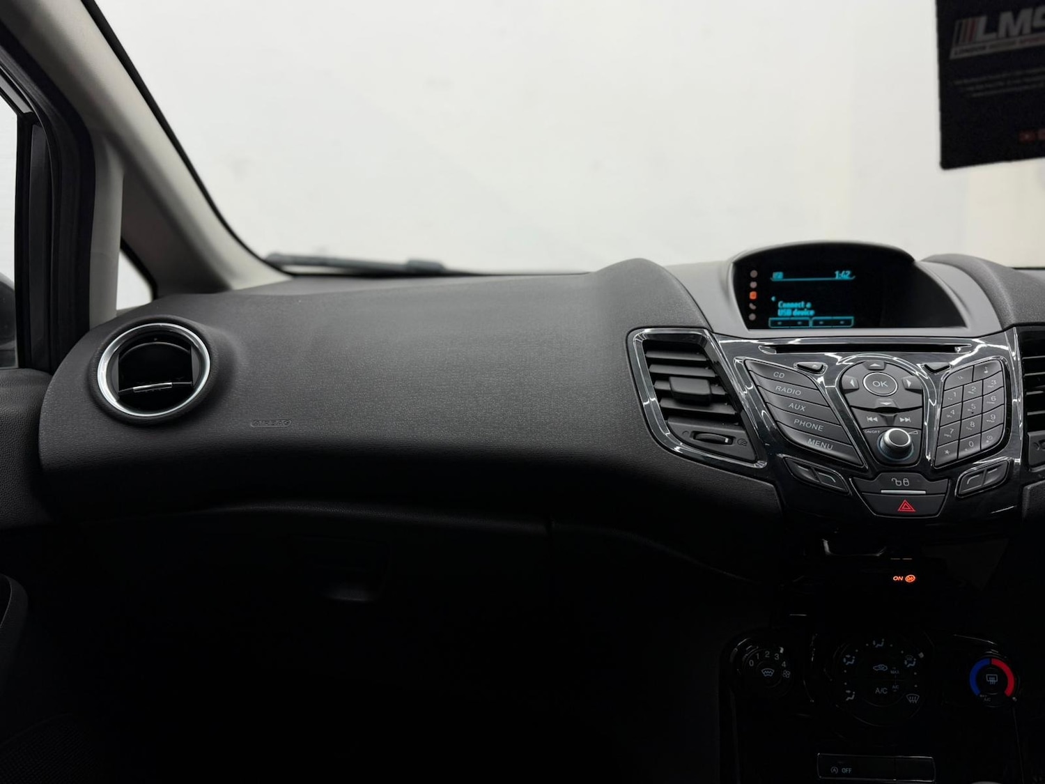 Used Ford Fiesta 2015 for sale - 76946818: Photo 51