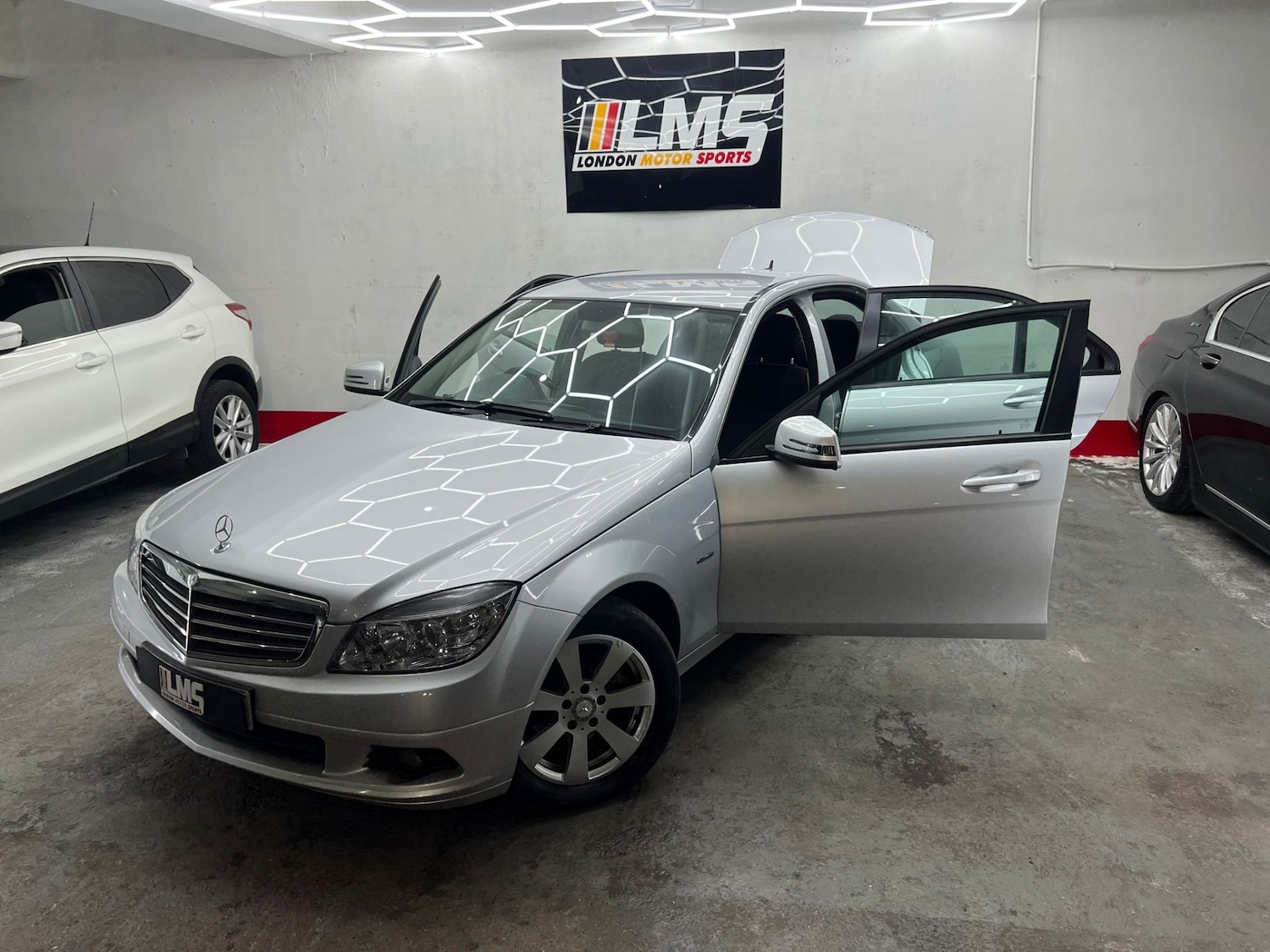 Used Mercedes-Benz C Class 2010 for sale - 77445995: Photo 17