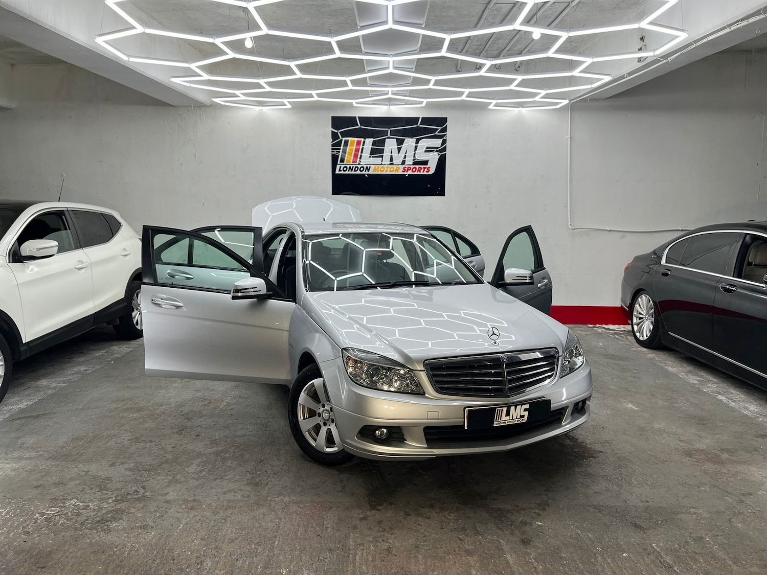 Used Mercedes-Benz C Class 2010 for sale - 77445995: Photo 39