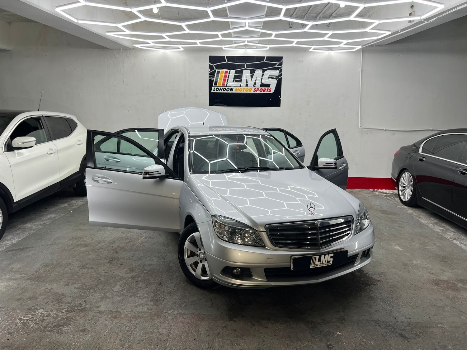 Used Mercedes-Benz C Class 2010 for sale - 77445995: Photo 40