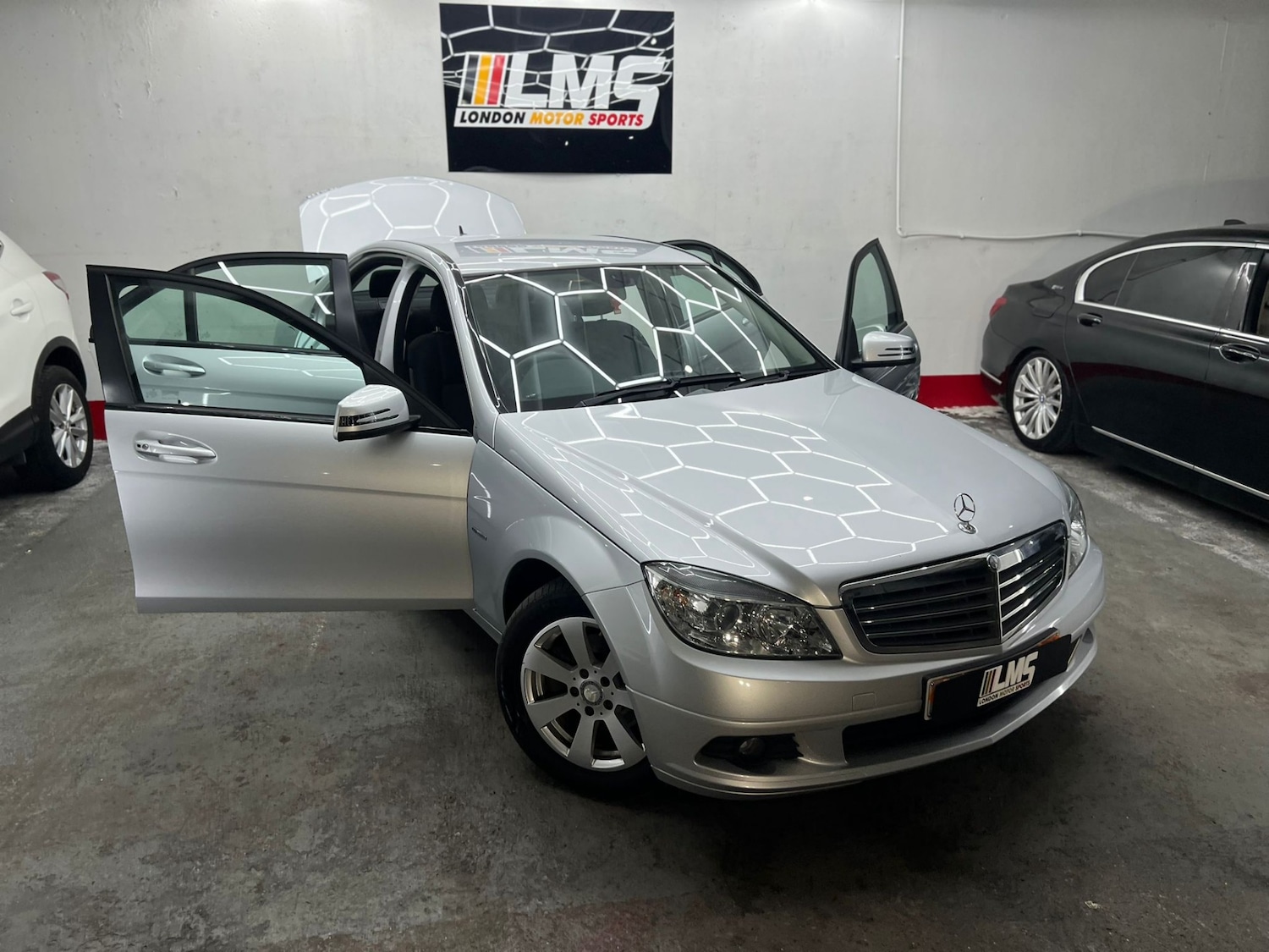 Used Mercedes-Benz C Class 2010 for sale - 77445995: Photo 41