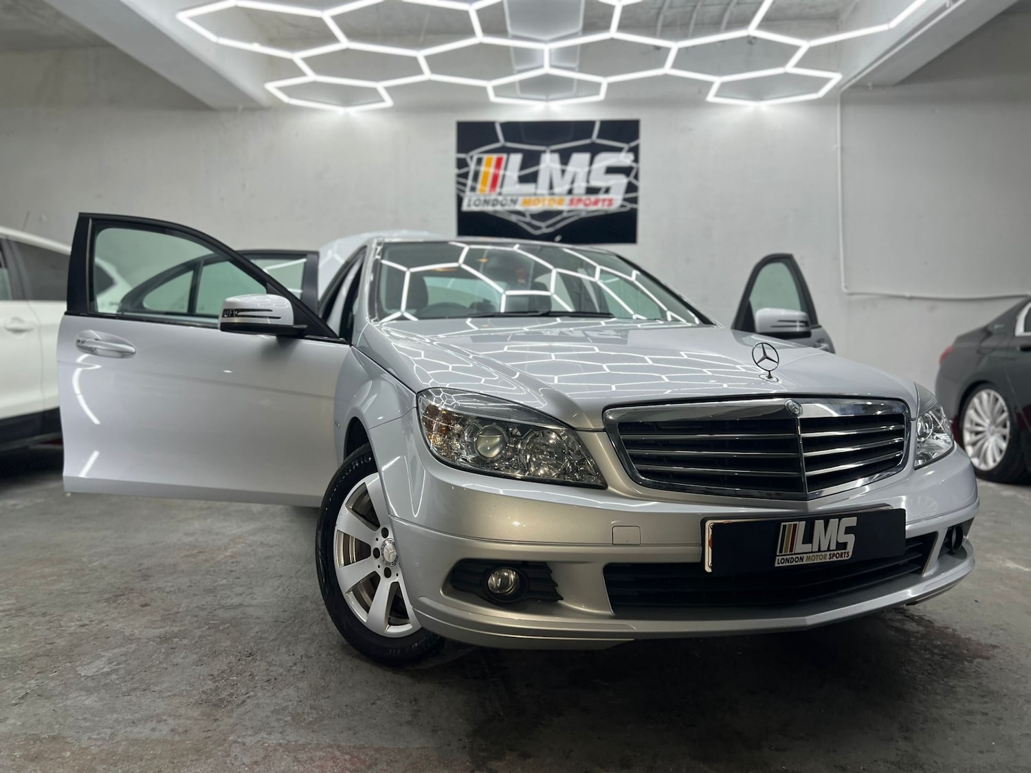 Used Mercedes-Benz C Class 2010 for sale - 77445995: Photo 45