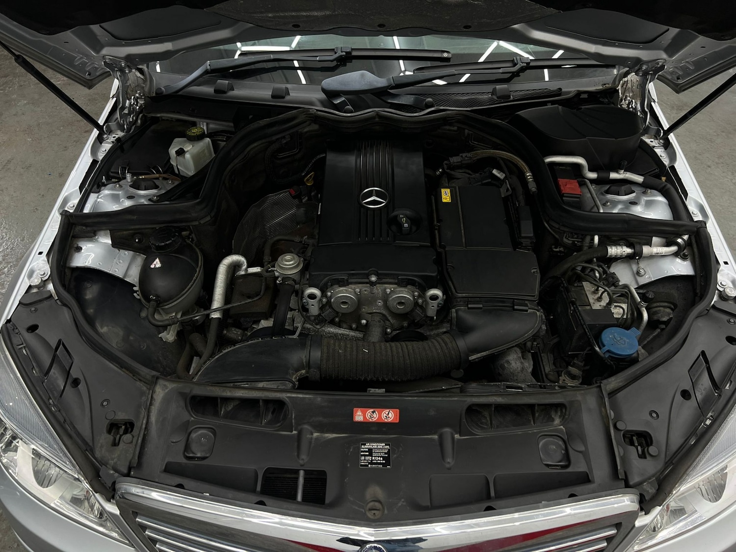 Used Mercedes-Benz C Class 2010 for sale - 77445995: Photo 48