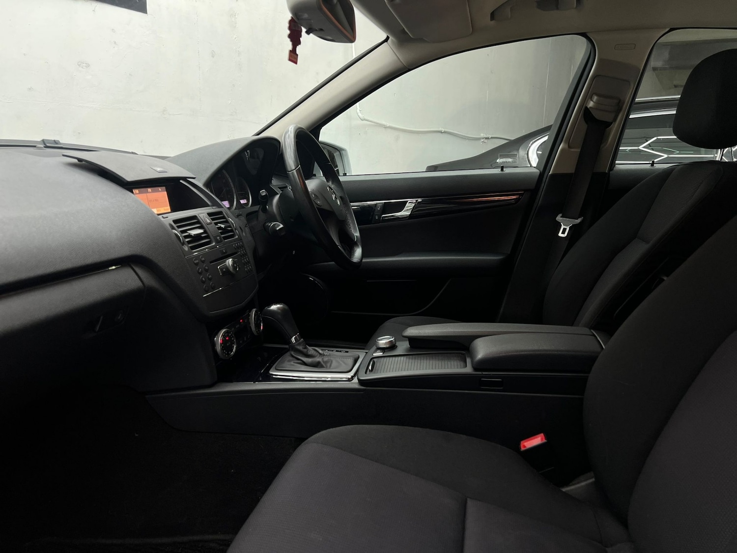 Used Mercedes-Benz C Class 2010 for sale - 77445995: Photo 50