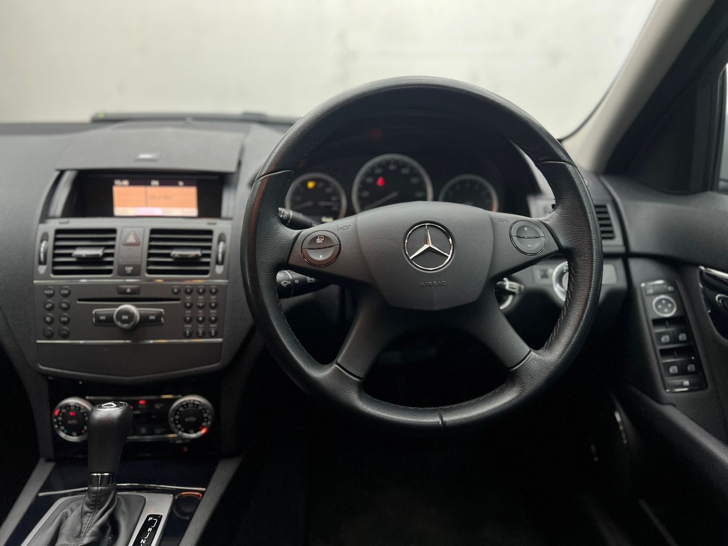 Used Mercedes-Benz C Class 2010 for sale - 77445995: Photo 55
