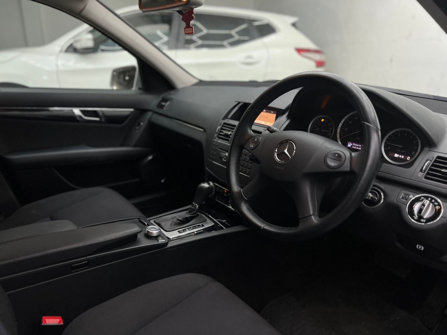 Used Mercedes-Benz C Class 2010 for sale - 77445995: Photo 57