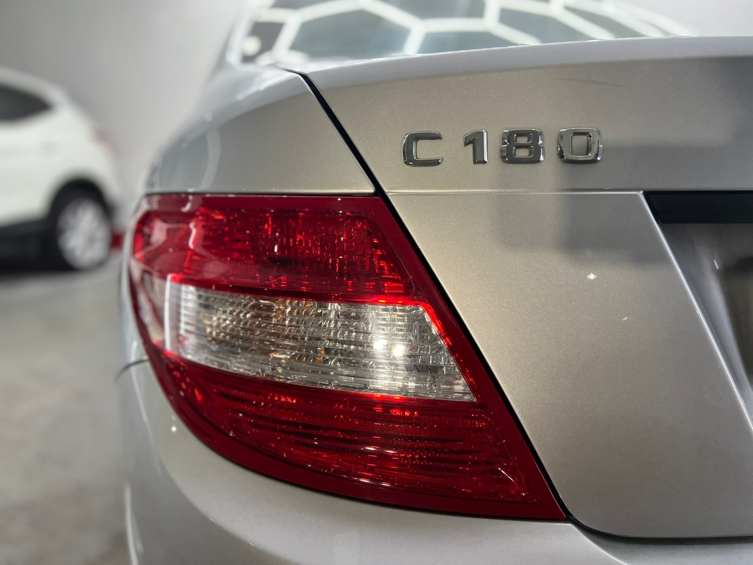 Used Mercedes-Benz C Class 2010 for sale - 77445995: Photo 78