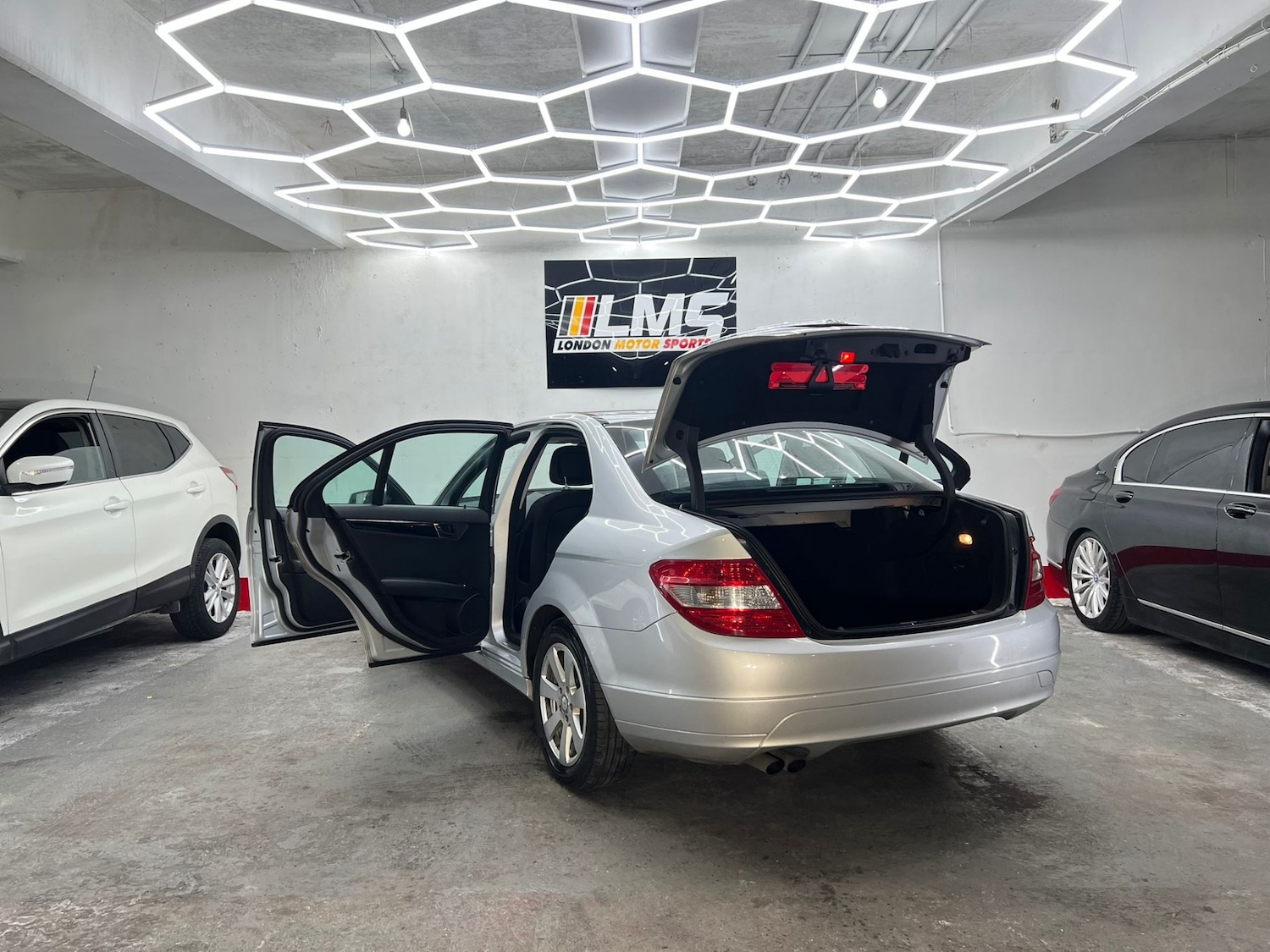 Used Mercedes-Benz C Class 2010 for sale - 77445995: Photo 86