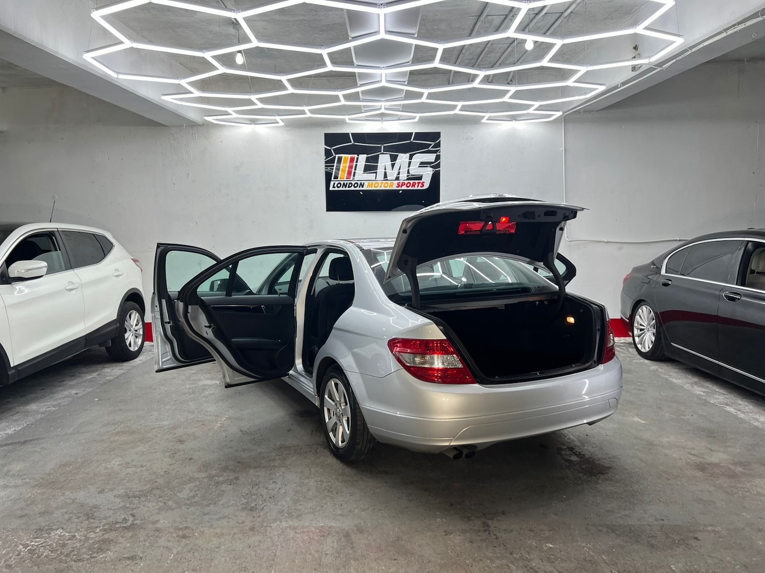 Used Mercedes-Benz C Class 2010 for sale - 77445995: Photo 87