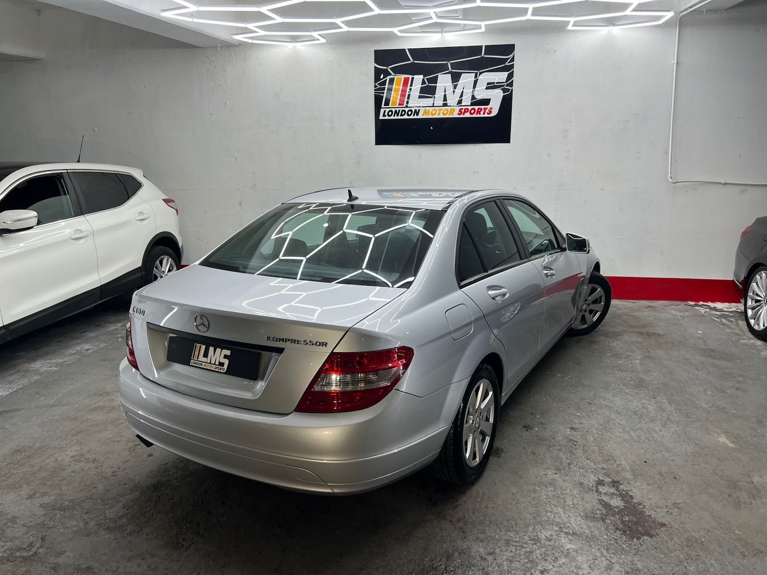 Used Mercedes-Benz C Class 2010 for sale - 77445995: Photo 99