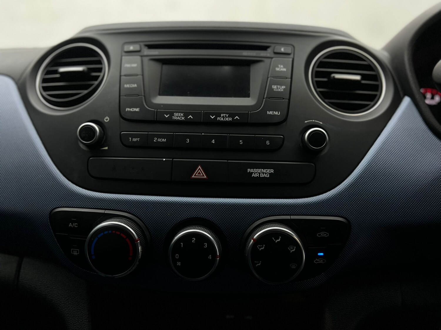 Used Hyundai i10 2016 for sale - 77946140: Photo 51