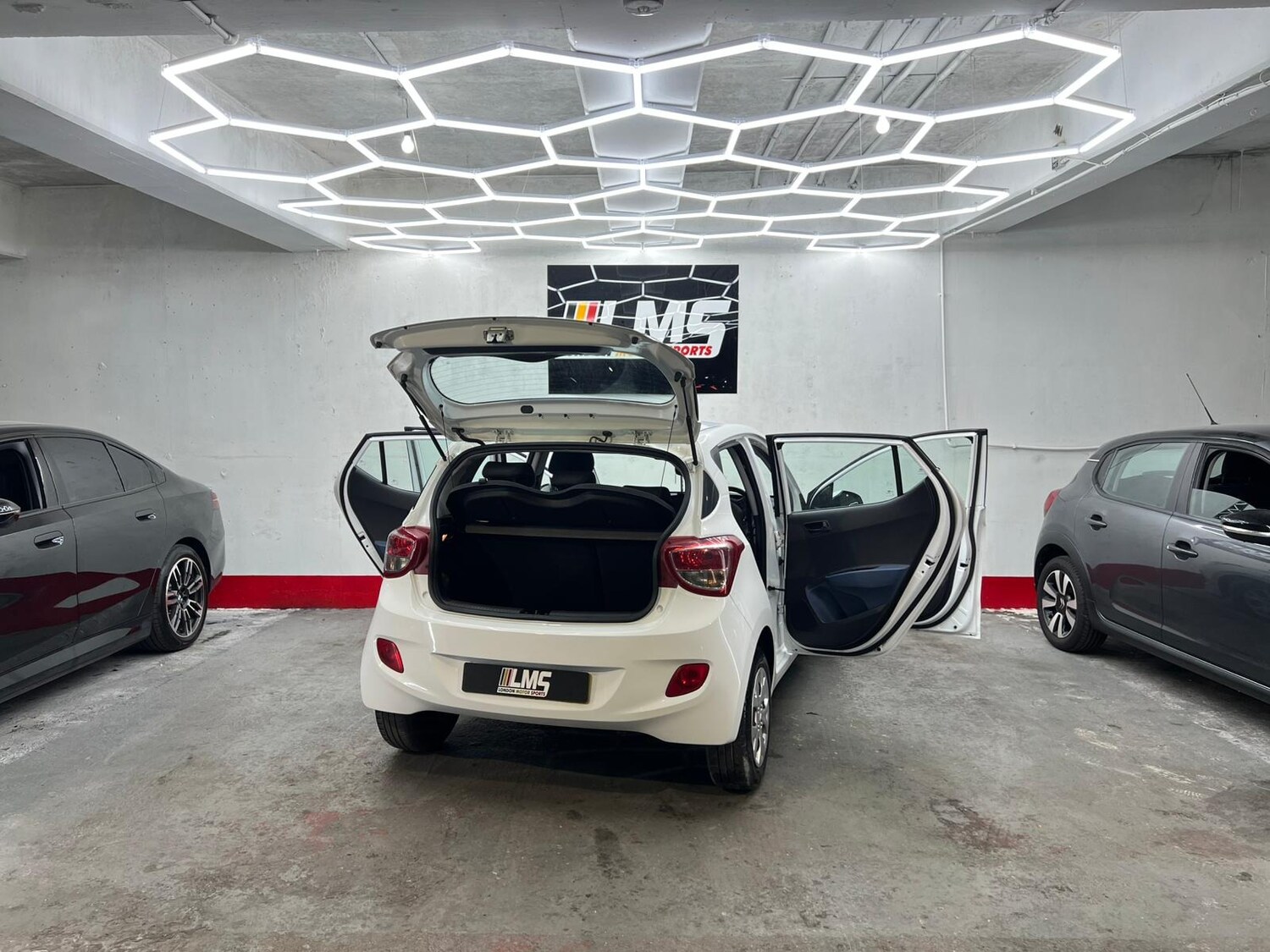 Used Hyundai i10 2016 for sale - 77946140: Photo 87