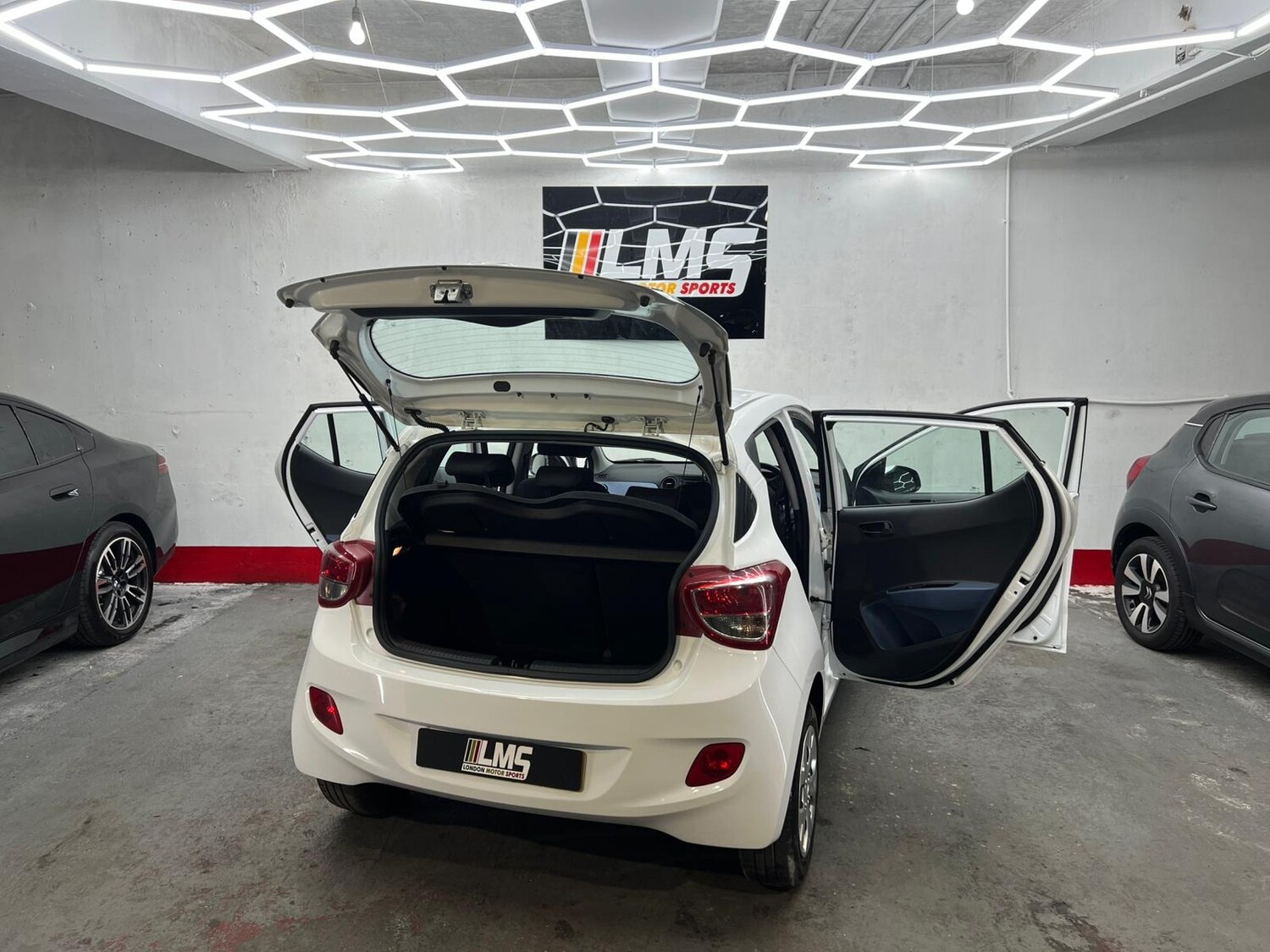 Used Hyundai i10 2016 for sale - 77946140: Photo 90