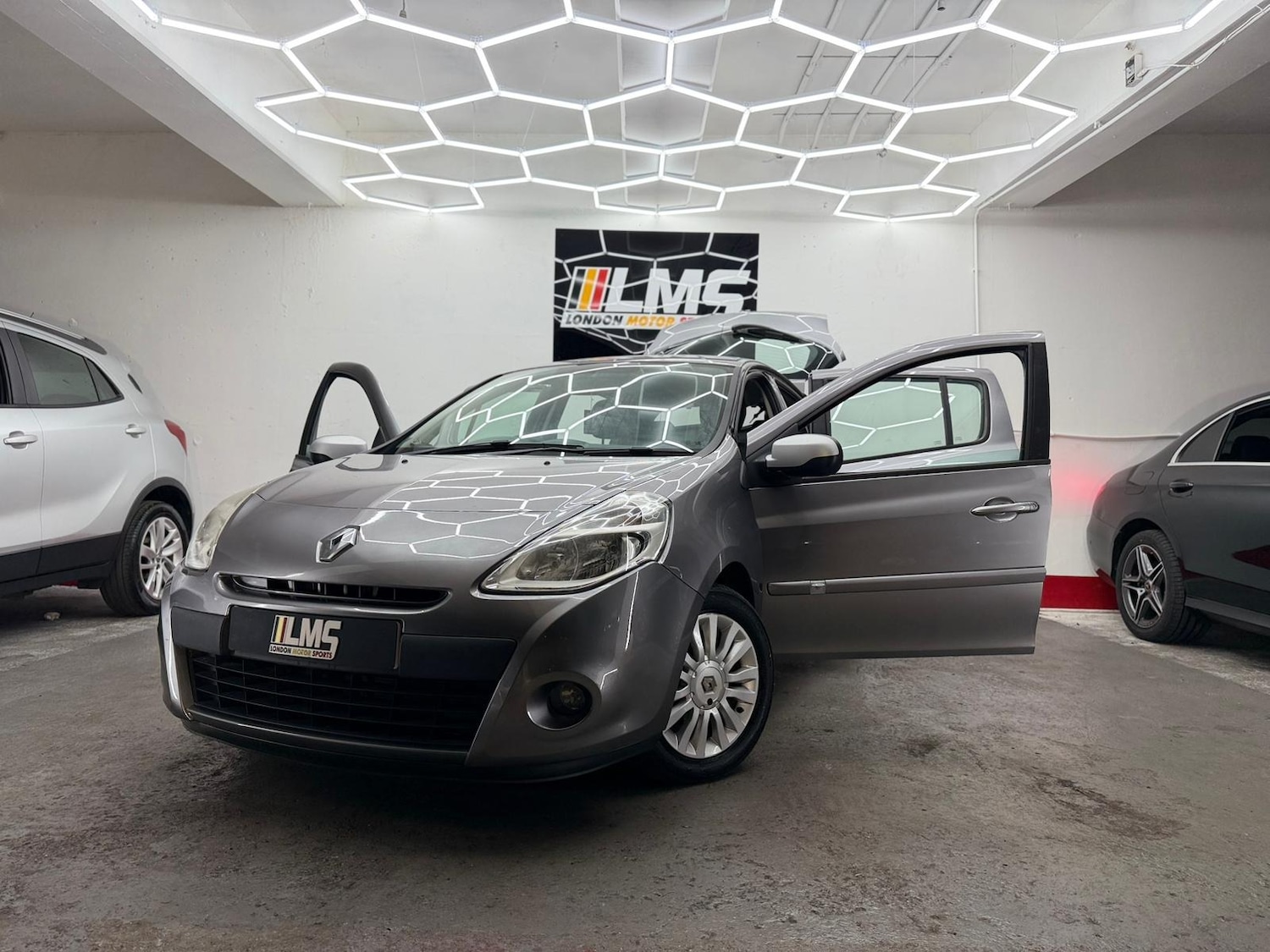 Used Renault Clio 2010 for sale - 77149697: Photo 12