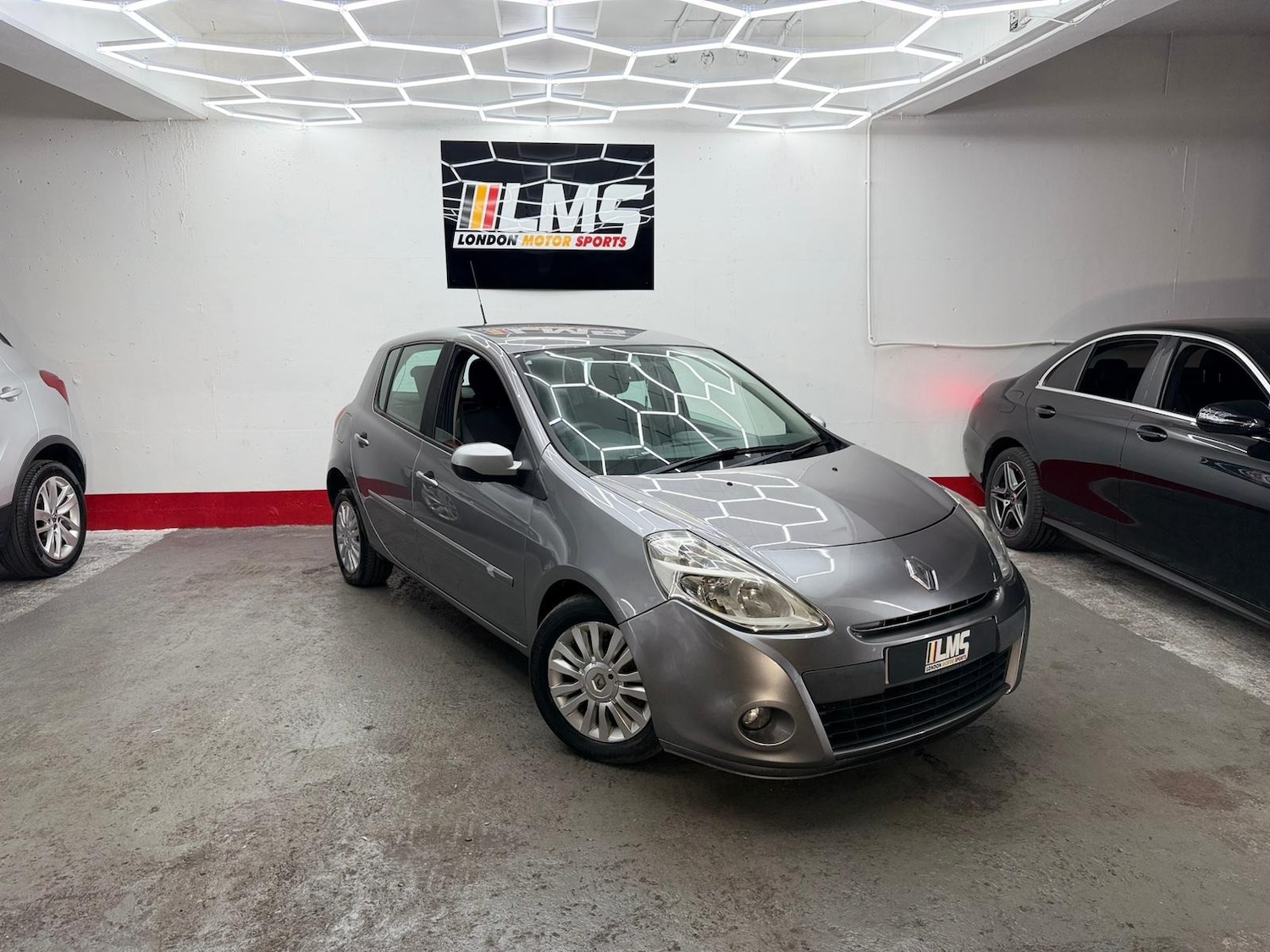 Used Renault Clio 2010 for sale - 77149697: Photo 17