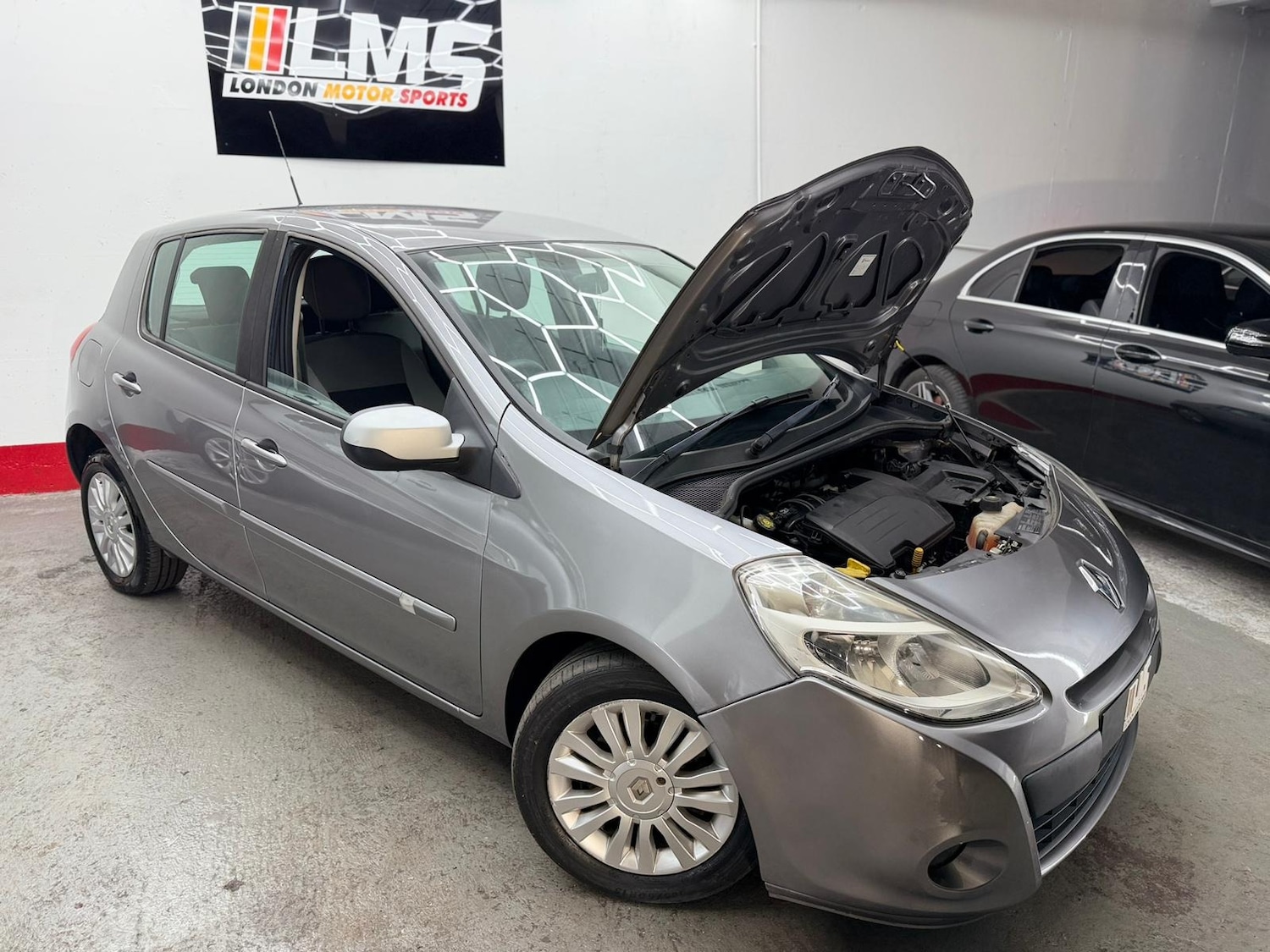 Used Renault Clio 2010 for sale - 77149697: Photo 28