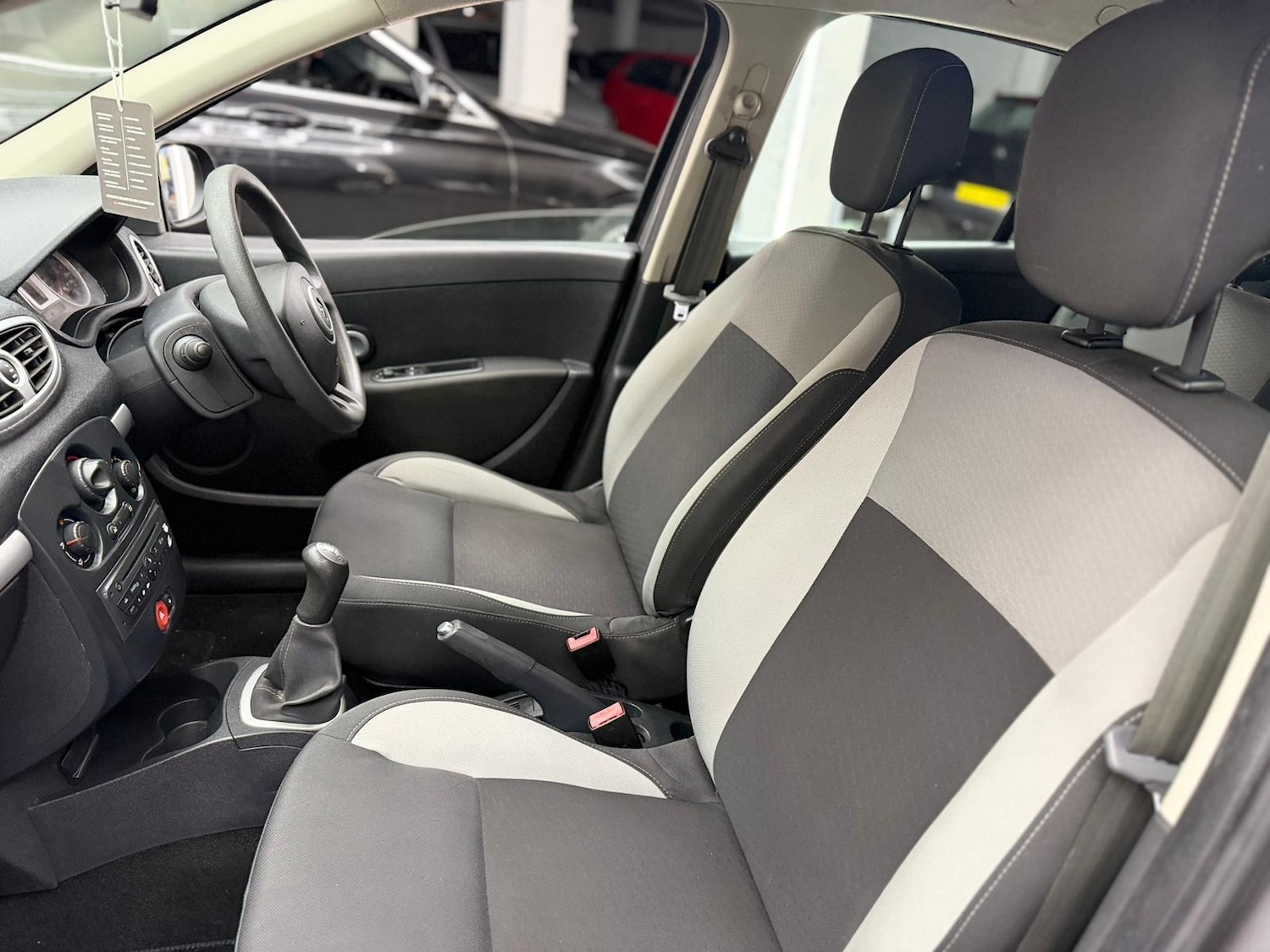 Used Renault Clio 2010 for sale - 77149697: Photo 33