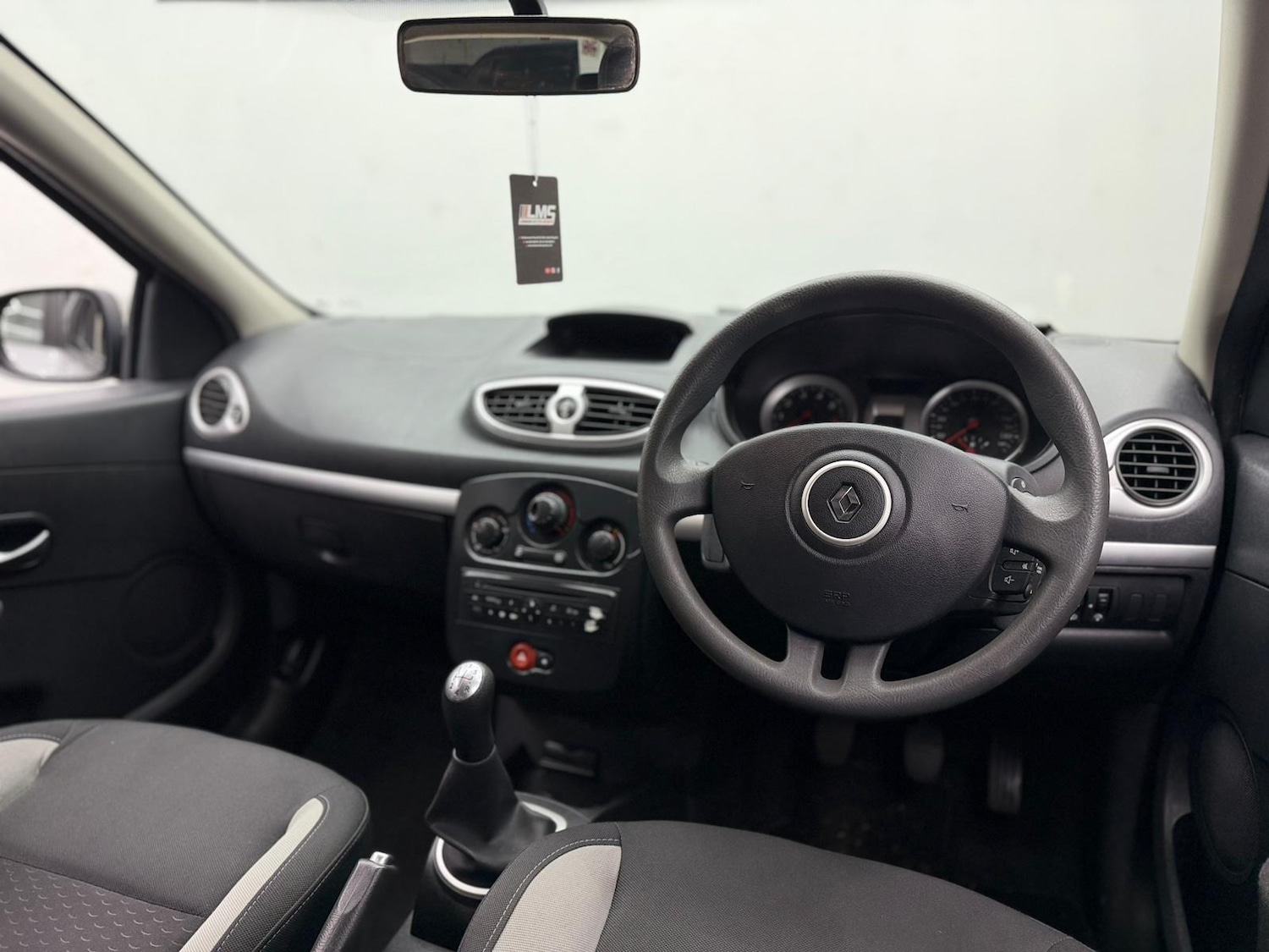 Used Renault Clio 2010 for sale - 77149697: Photo 38