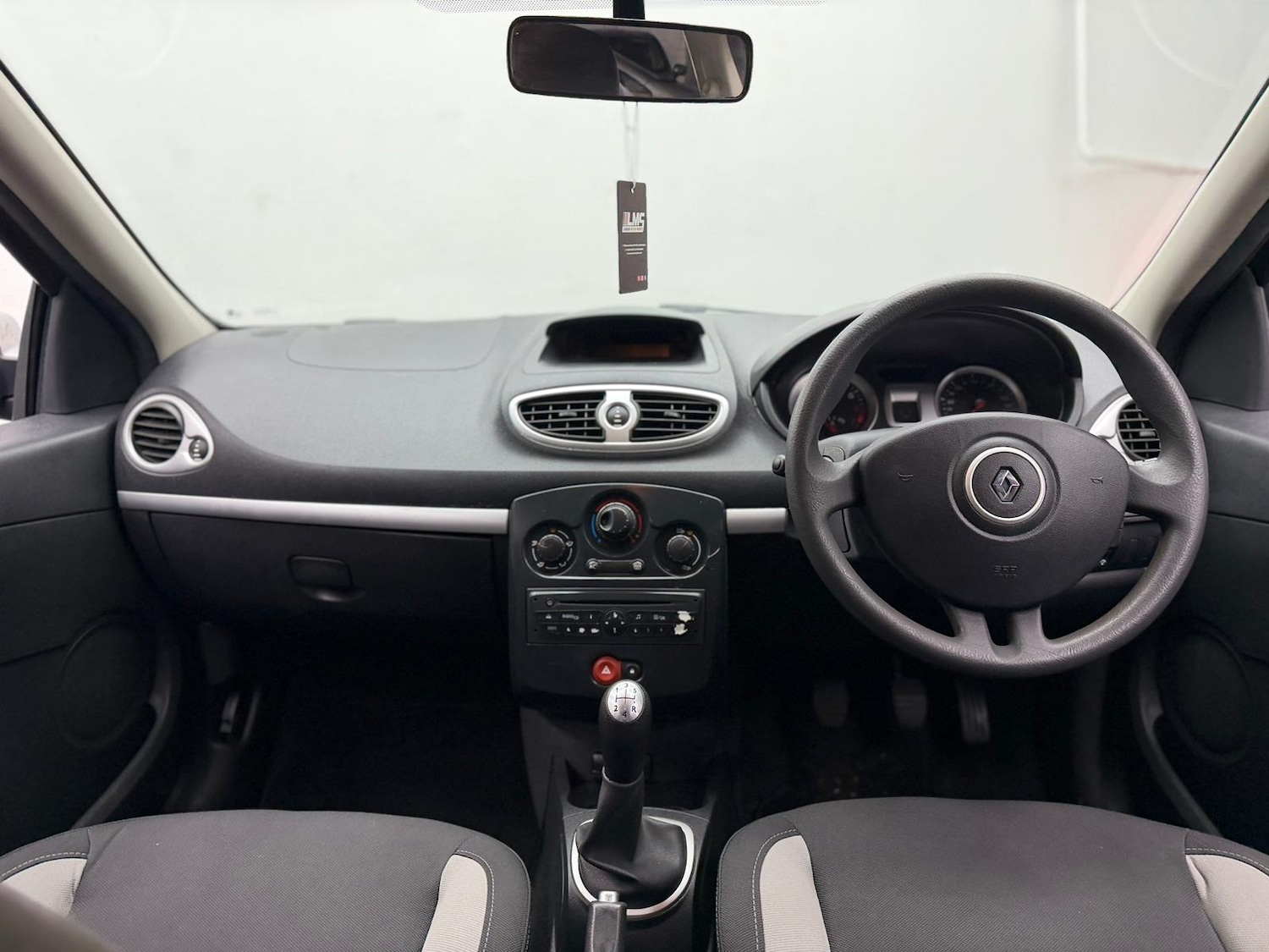 Used Renault Clio 2010 for sale - 77149697: Photo 40
