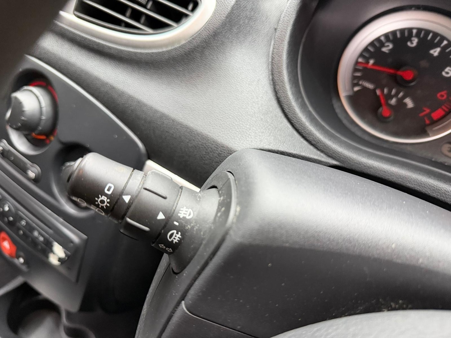 Used Renault Clio 2010 for sale - 77149697: Photo 42