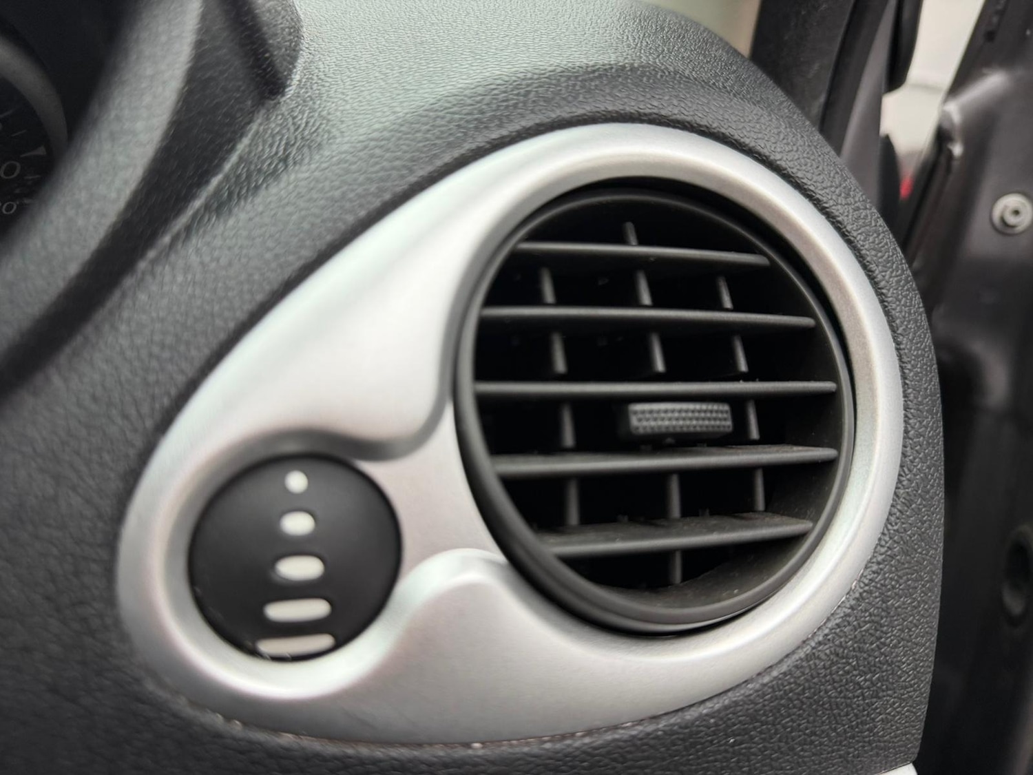 Used Renault Clio 2010 for sale - 77149697: Photo 52