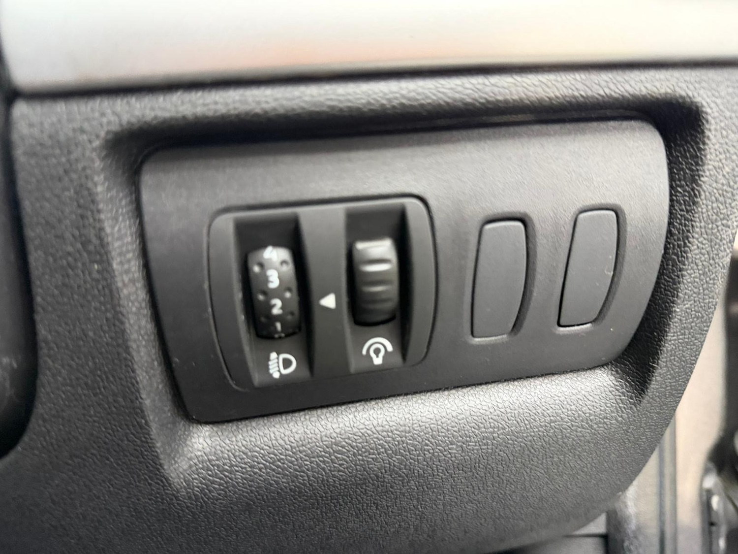 Used Renault Clio 2010 for sale - 77149697: Photo 53