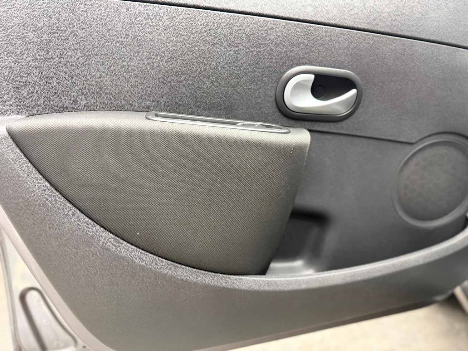 Used Renault Clio 2010 for sale - 77149697: Photo 59