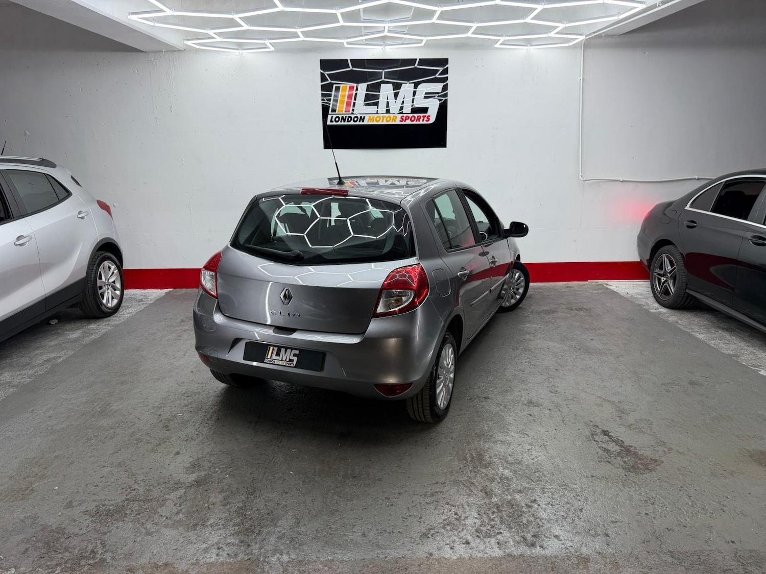 Used Renault Clio 2010 for sale - 77149697: Photo 81