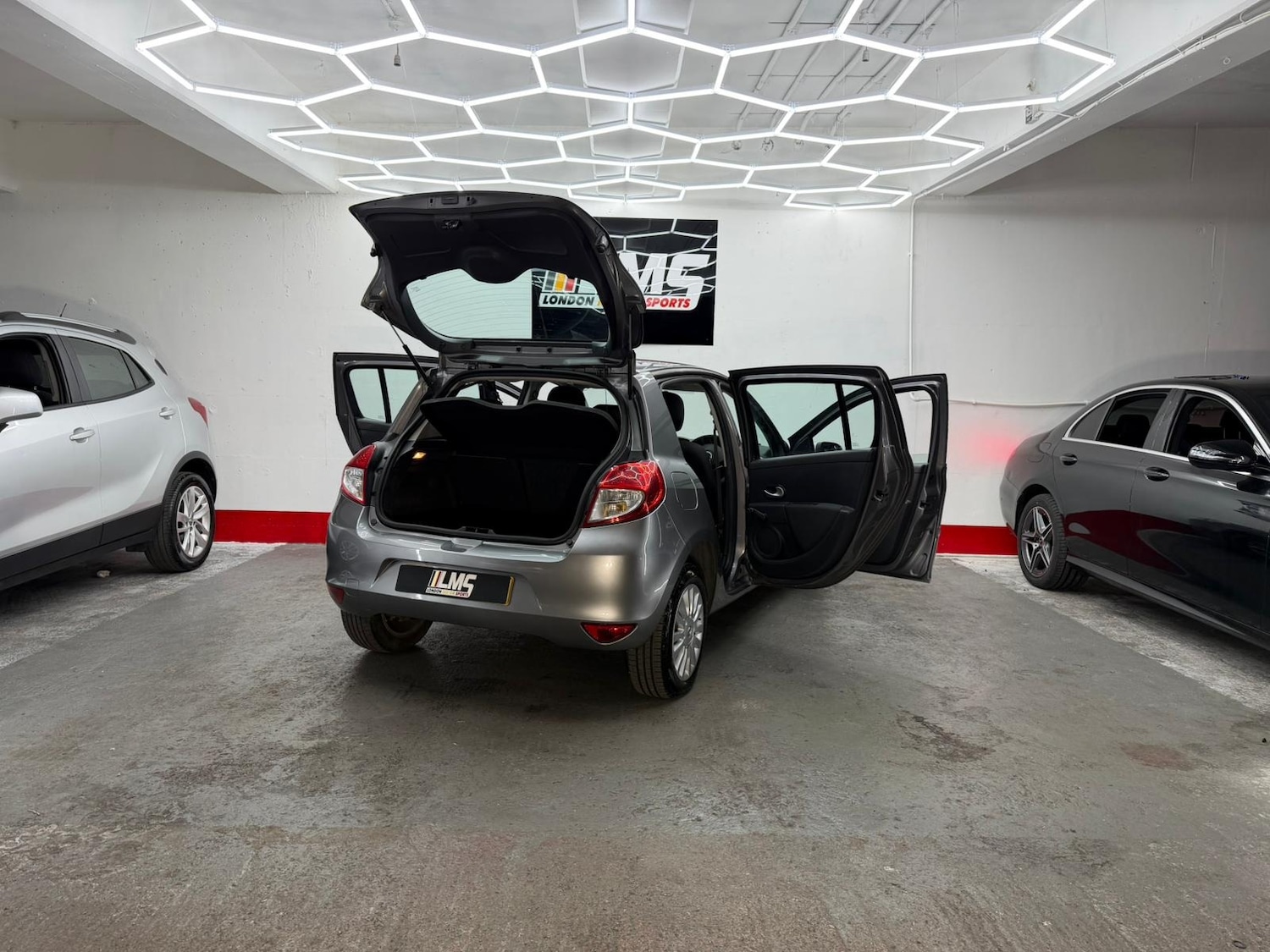 Used Renault Clio 2010 for sale - 77149697: Photo 88