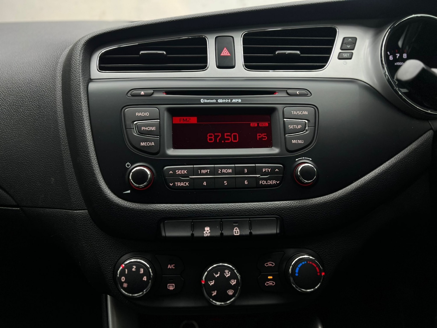 Used Kia Ceed 2014 for sale - 77461997: Photo 58