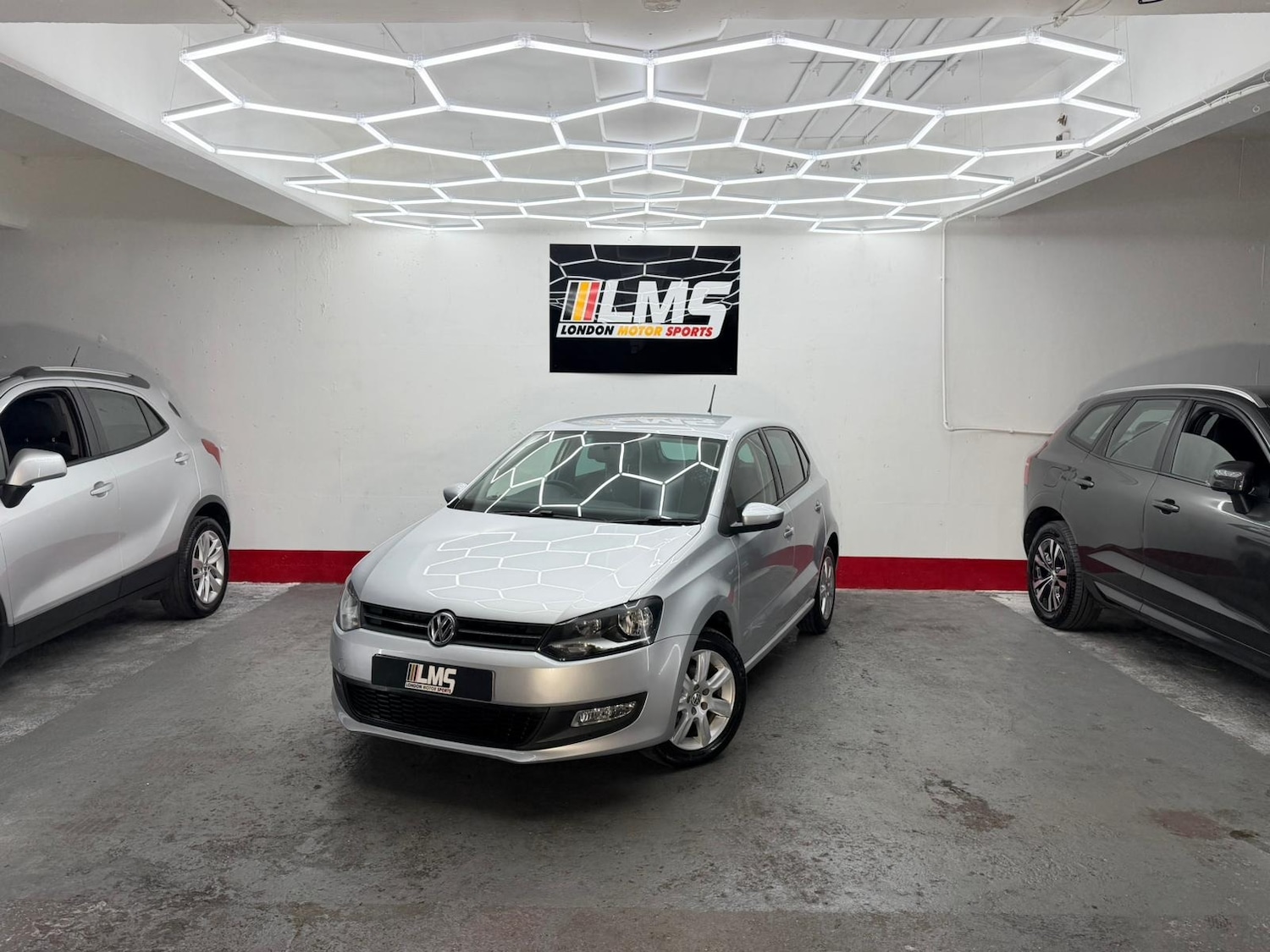 Used Volkswagen Polo 2011 for sale - 76891810: Photo 1
