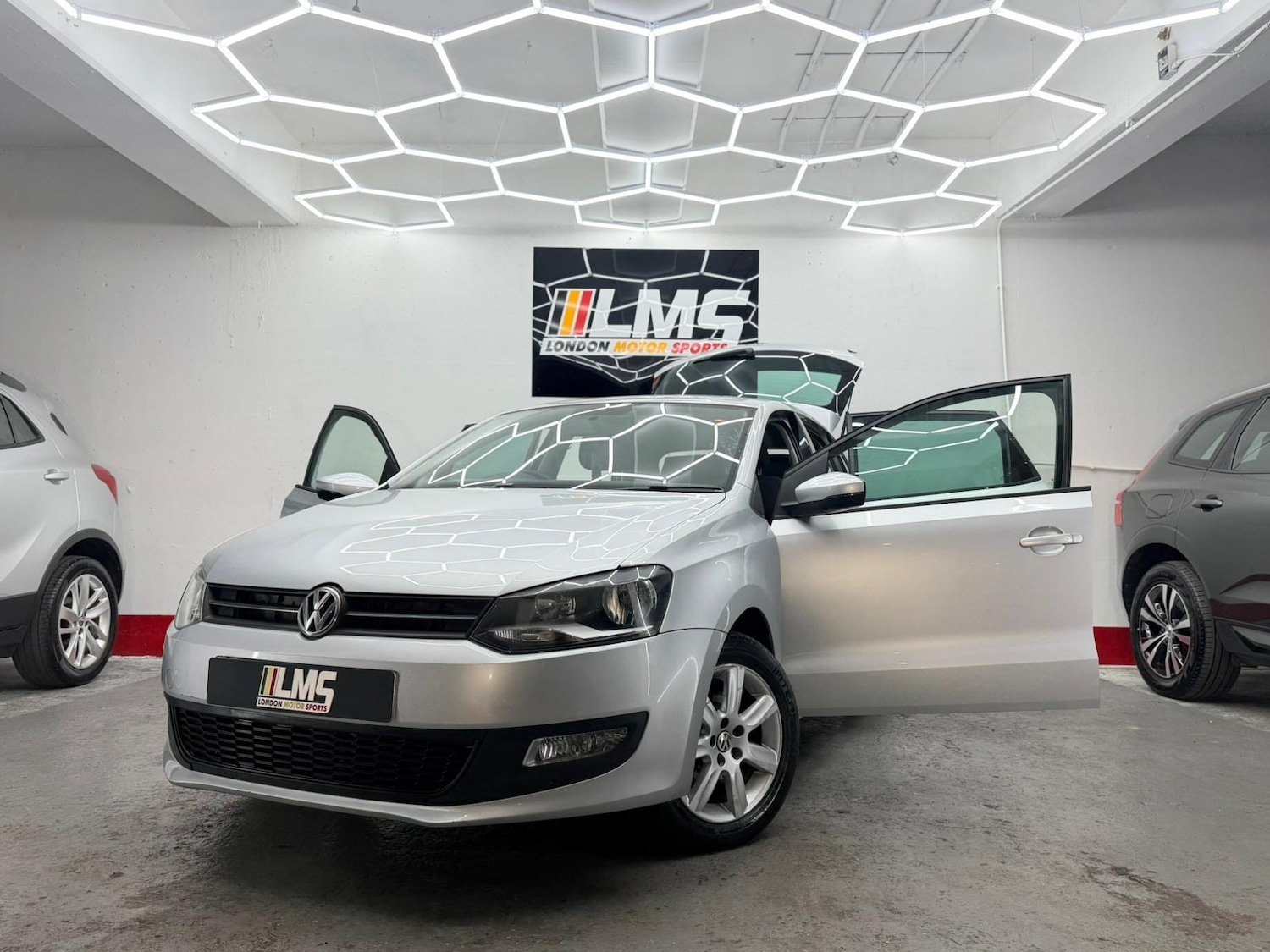 Used Volkswagen Polo 2011 for sale - 76891810: Photo 12