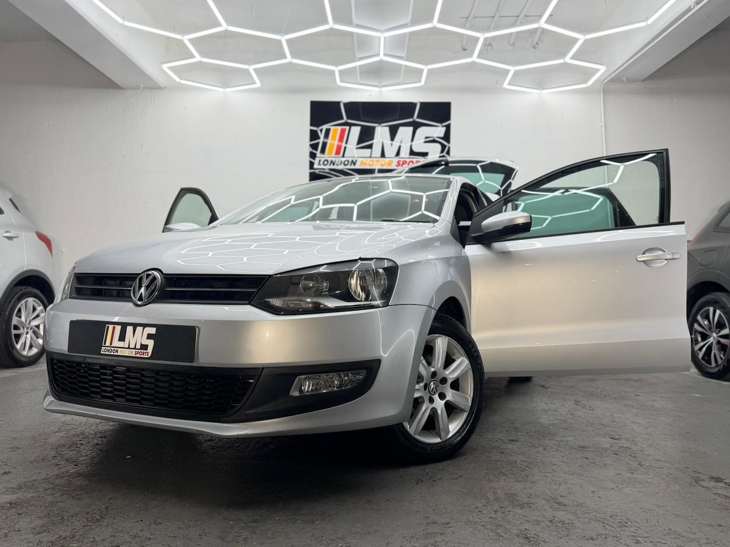 Used Volkswagen Polo 2011 for sale - 76891810: Photo 13