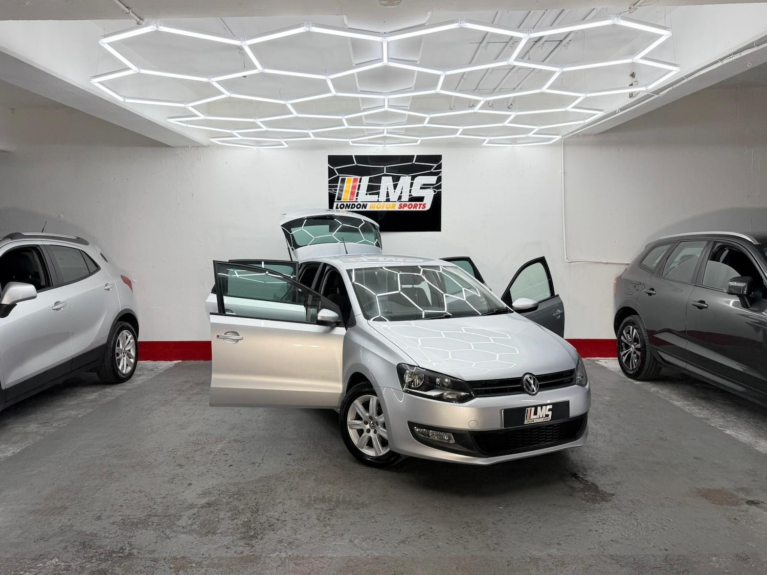 Used Volkswagen Polo 2011 for sale - 76891810: Photo 25