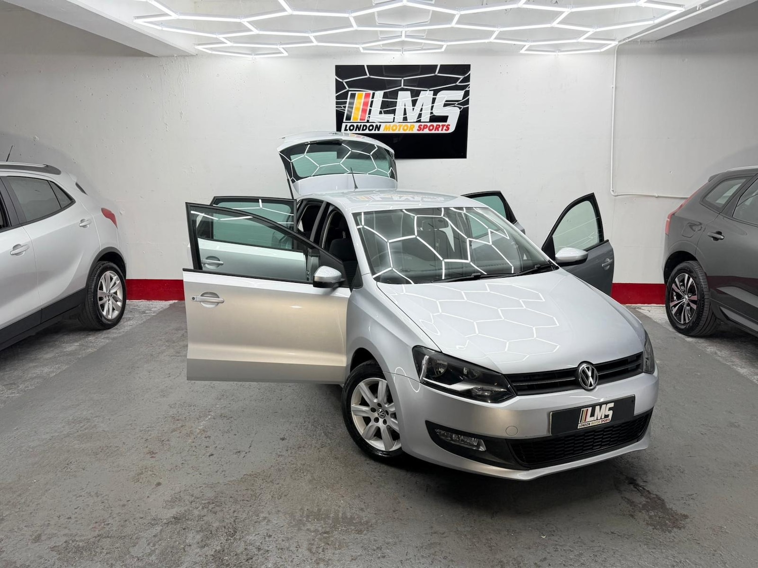 Used Volkswagen Polo 2011 for sale - 76891810: Photo 26
