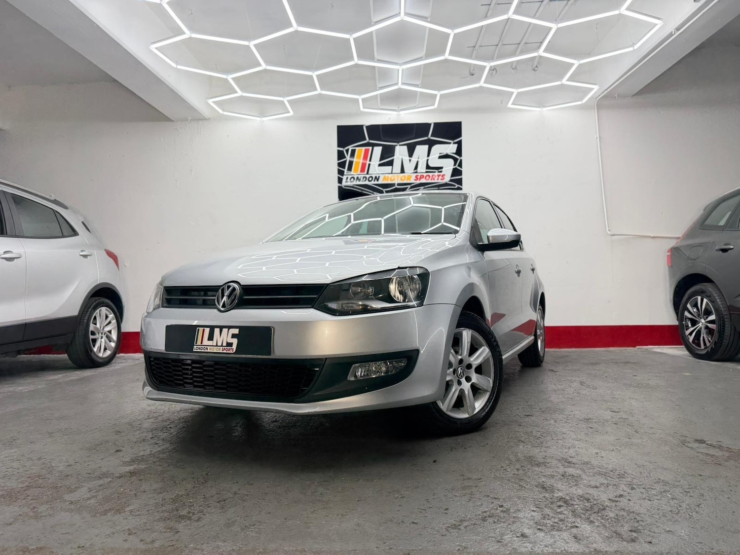 Used Volkswagen Polo 2011 for sale - 76891810: Photo 3