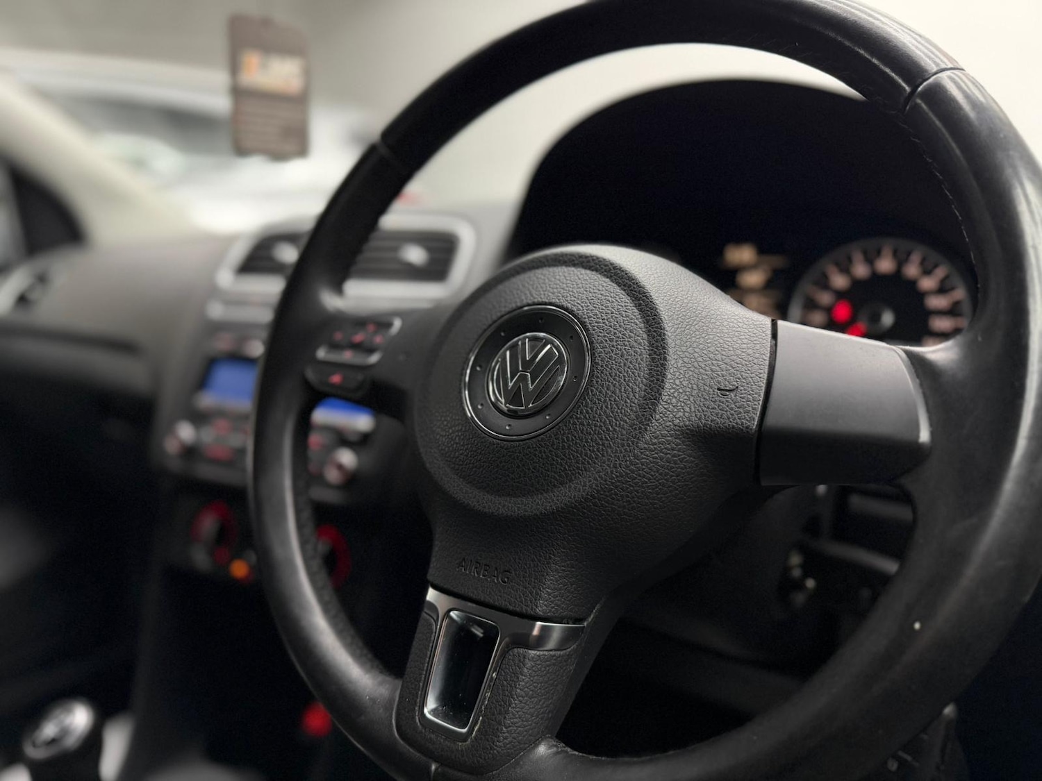 Used Volkswagen Polo 2011 for sale - 76891810: Photo 37