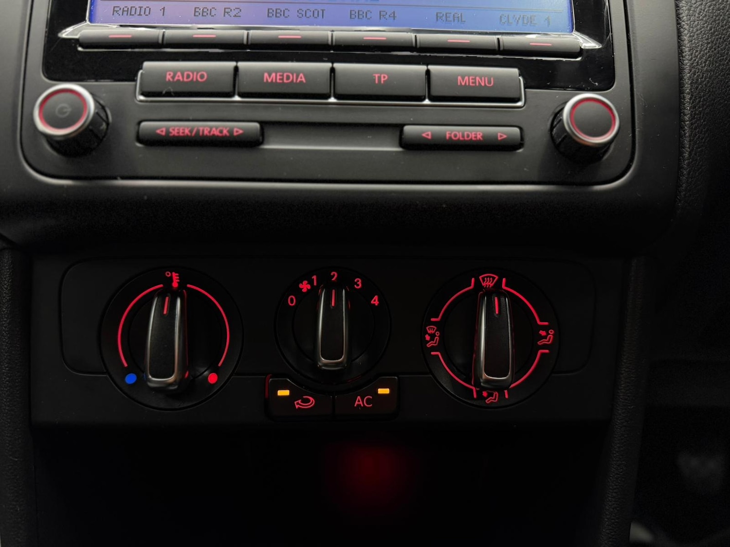 Used Volkswagen Polo 2011 for sale - 76891810: Photo 45