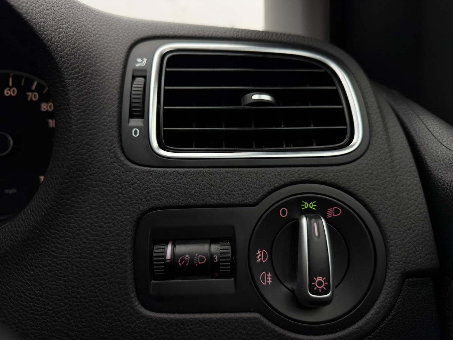 Used Volkswagen Polo 2011 for sale - 76891810: Photo 46