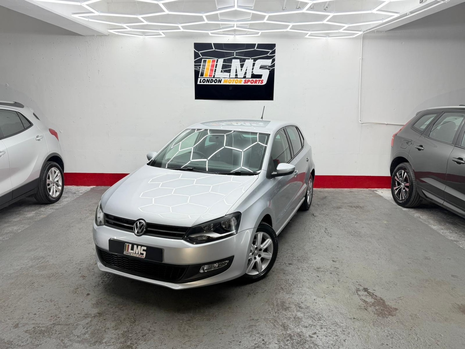 Used Volkswagen Polo 2011 for sale - 76891810: Photo 5