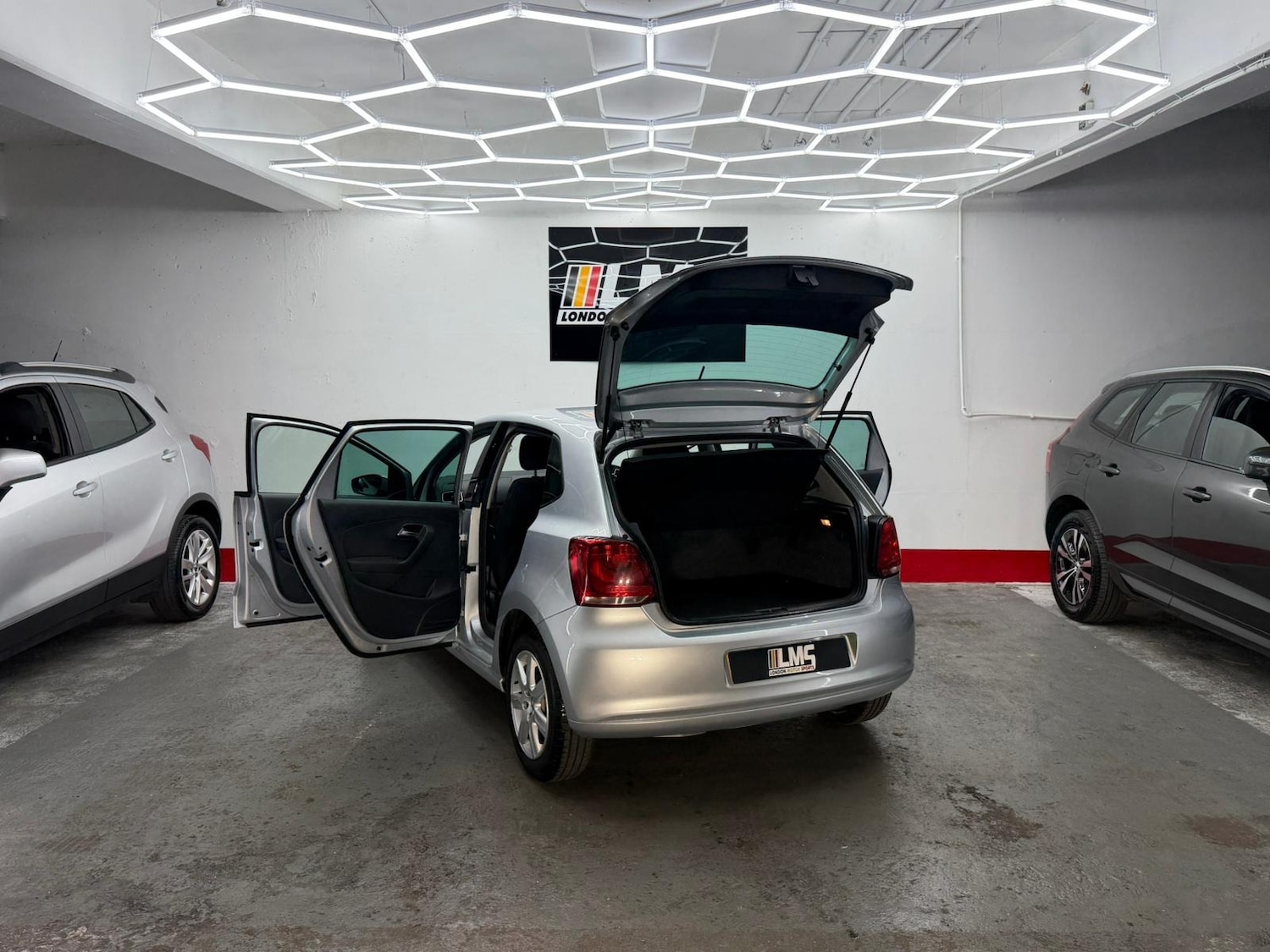 Used Volkswagen Polo 2011 for sale - 76891810: Photo 59