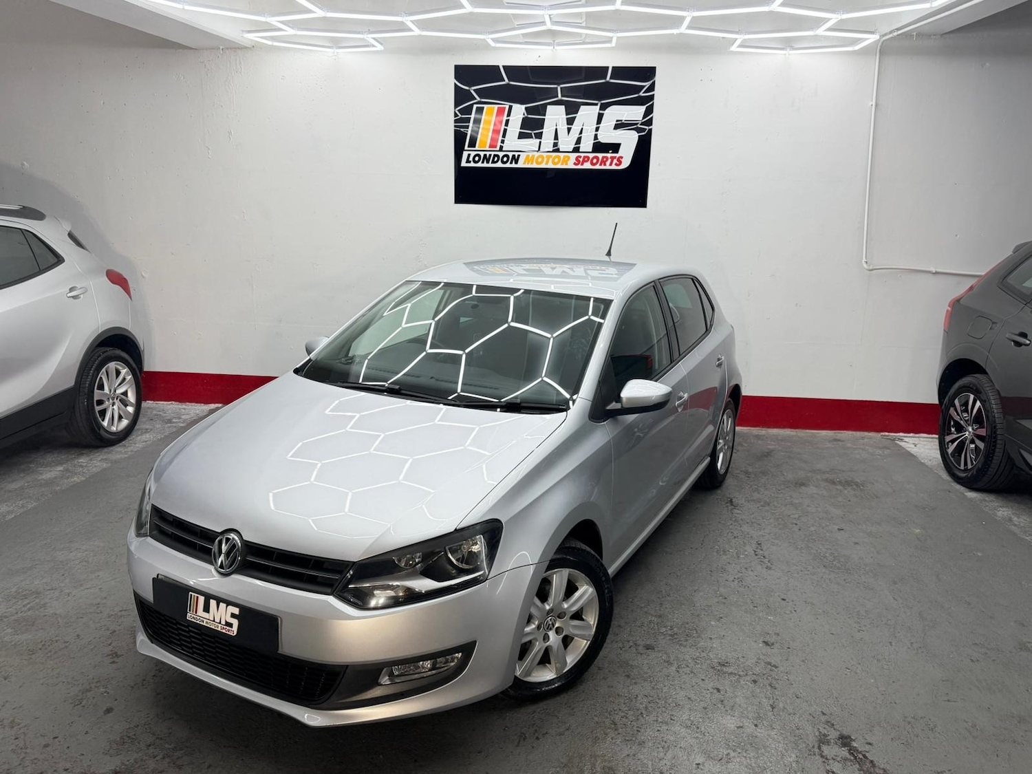 Used Volkswagen Polo 2011 for sale - 76891810: Photo 6