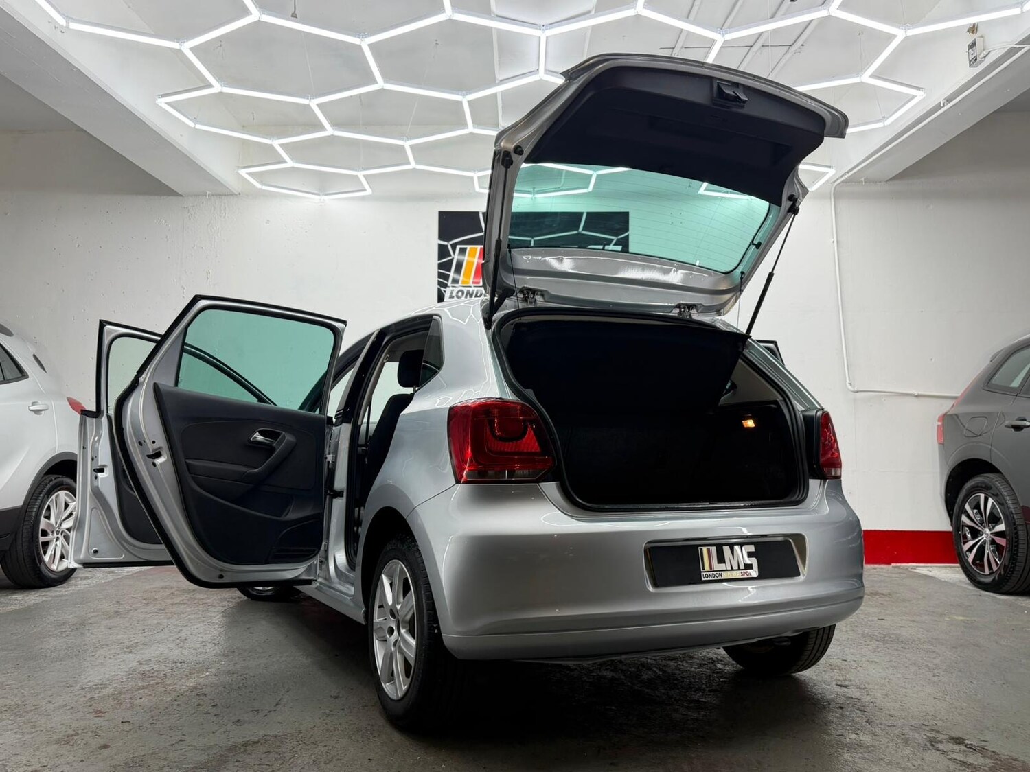 Used Volkswagen Polo 2011 for sale - 76891810: Photo 61