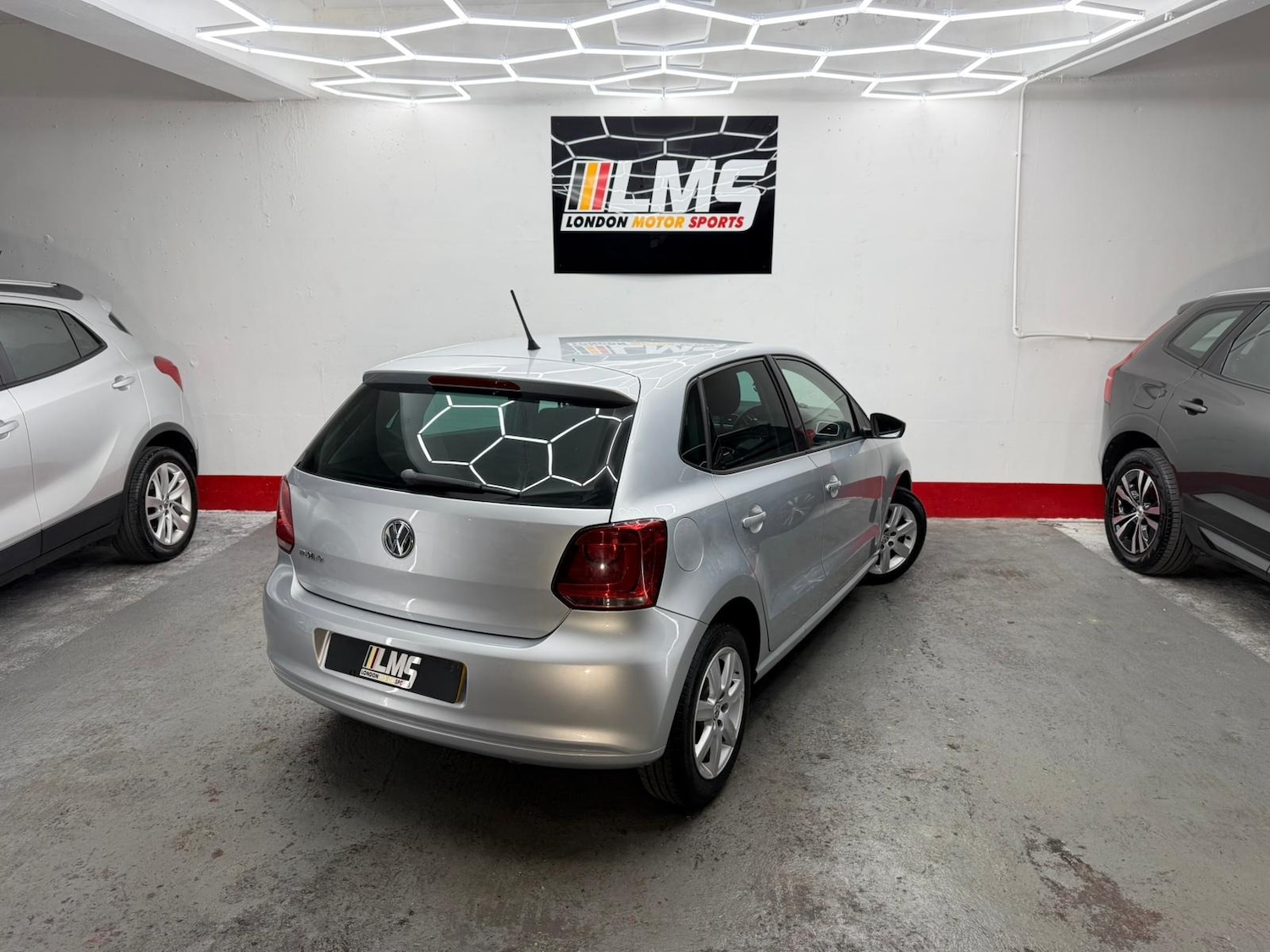 Used Volkswagen Polo 2011 for sale - 76891810: Photo 63