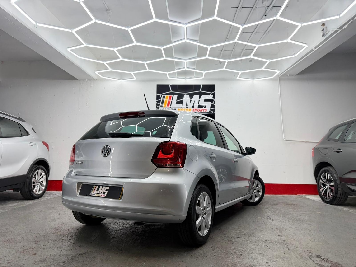 Used Volkswagen Polo 2011 for sale - 76891810: Photo 64