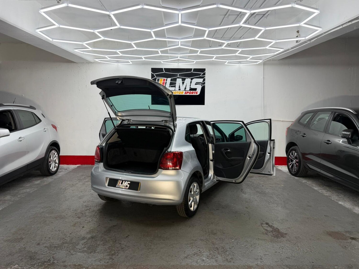 Used Volkswagen Polo 2011 for sale - 76891810: Photo 69