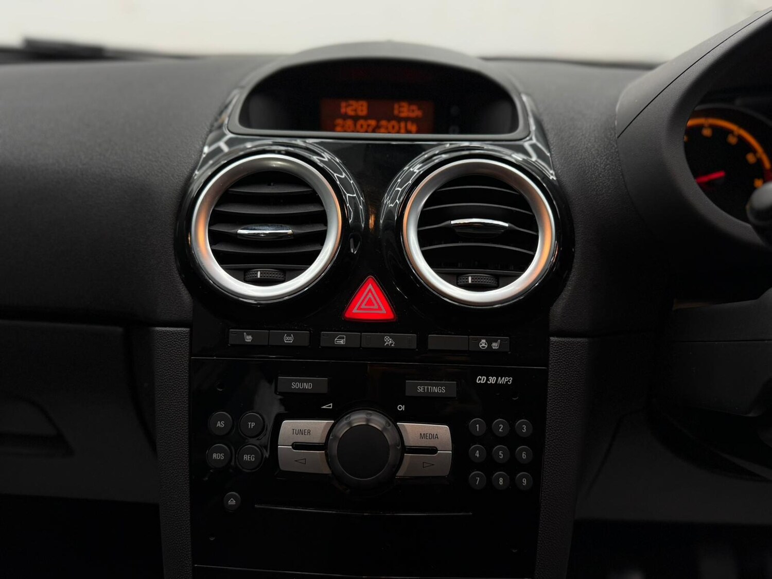 Used Vauxhall Corsa 2014 for sale - 77195053: Photo 45