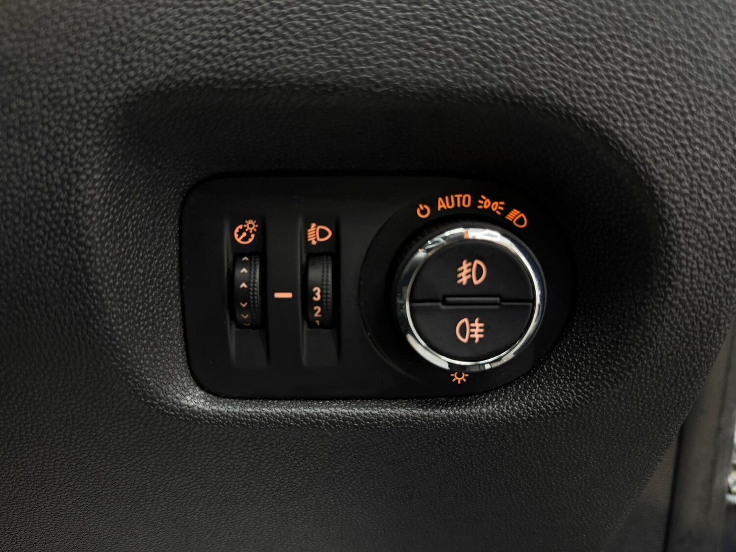 Used Vauxhall Corsa 2014 for sale - 77195053: Photo 48