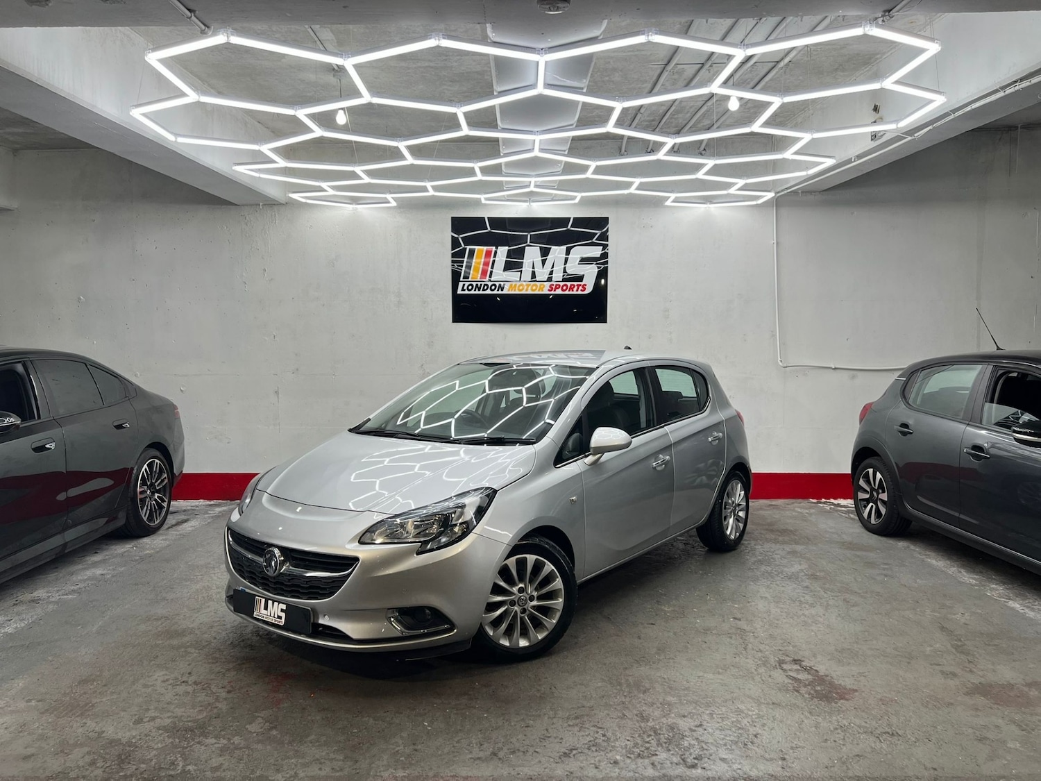 Used Vauxhall Corsa 2015 for sale - 77675247: Photo 2