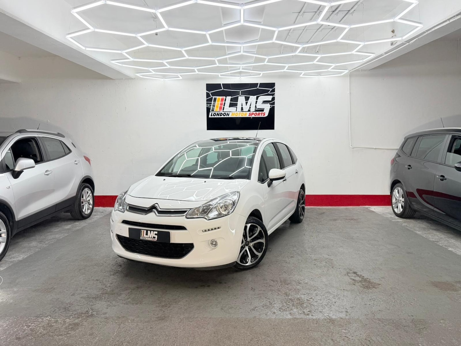 Used Citroen C3 2016 for sale - 76637168: Photo 2